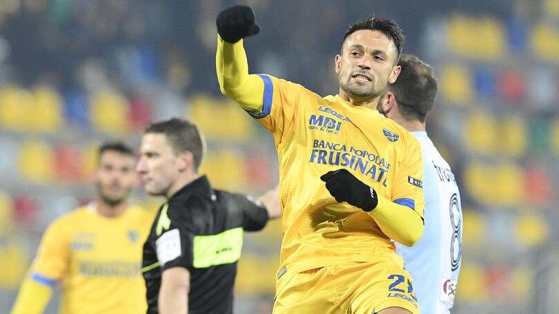 Serie B: Frosinone, vittoria col brivido. Pari per Palermo e Bari