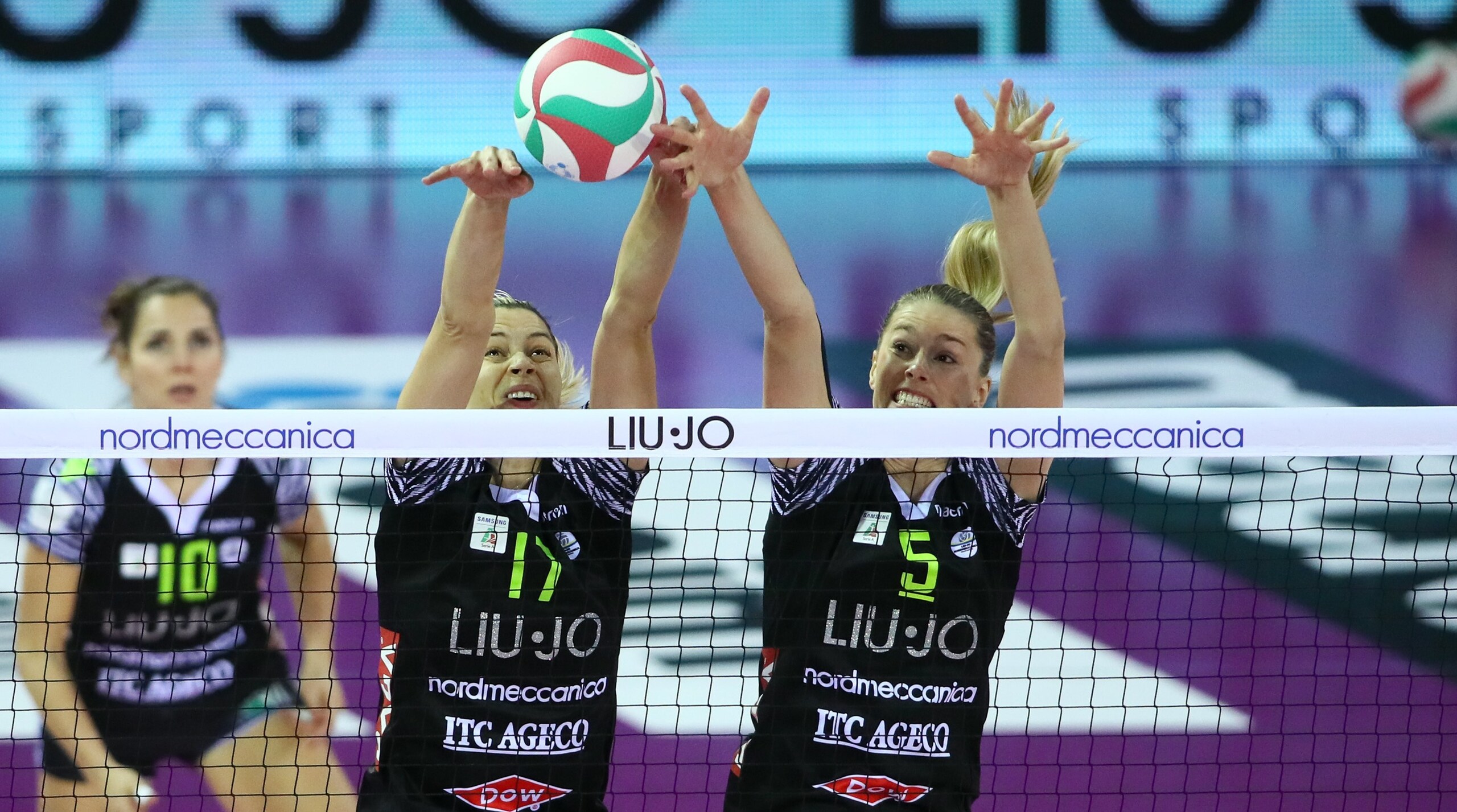 Volley: Coppa Italia A1 Femminile, Modena vince la battaglia con Busto