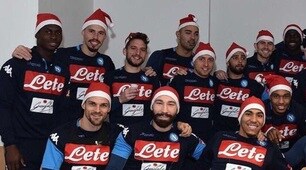 Napoli, a Castelvolturno tutti con il cappello di Babbo Natale