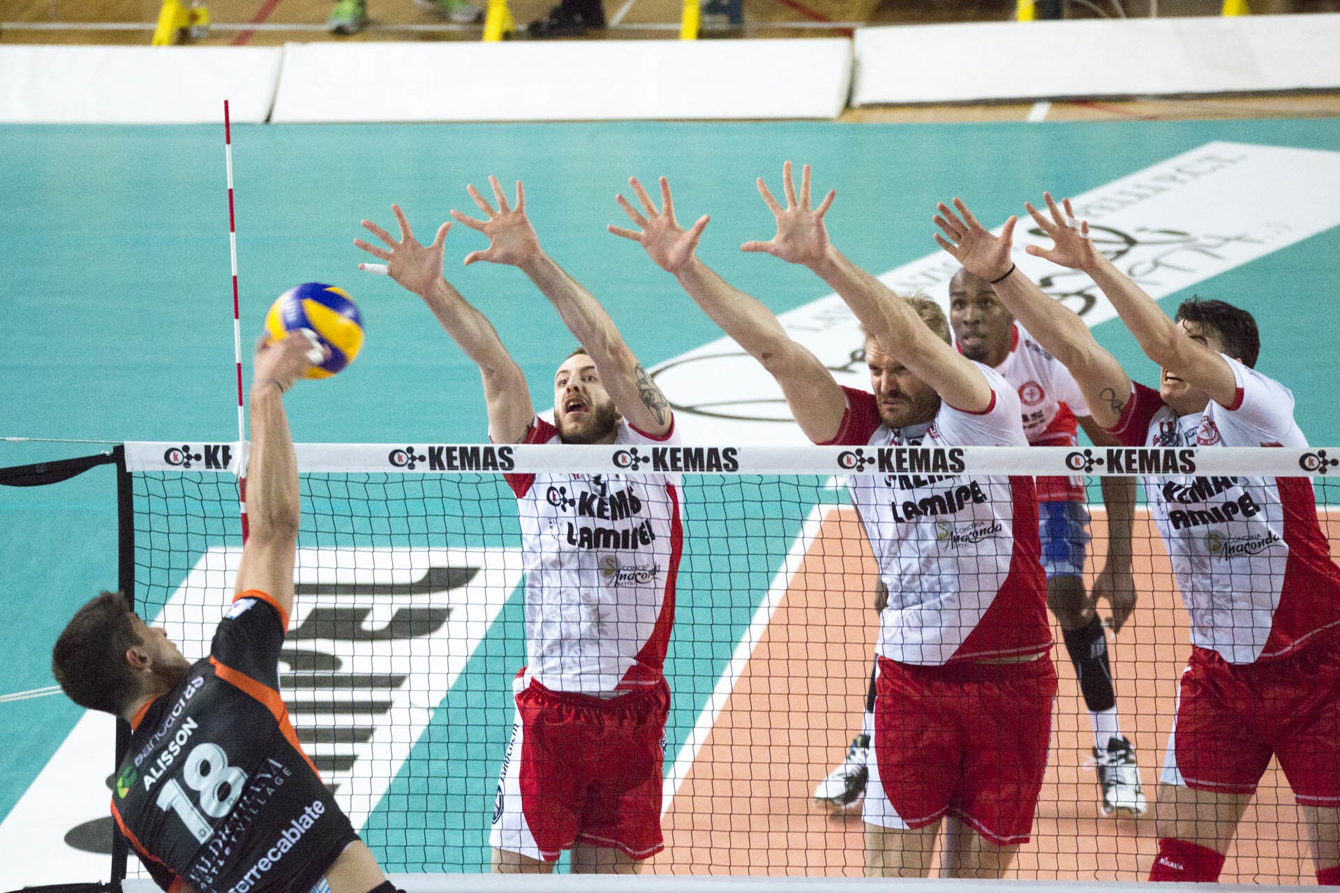 Volley: A2 Maschile, Girone Bianco: Santa Croce sempre più leader
