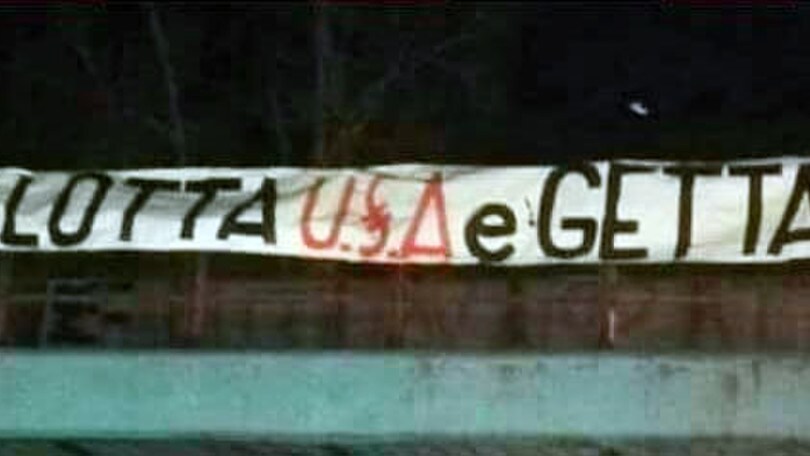 Roma, nella notte striscioni contro Pallotta a Tor di Valle