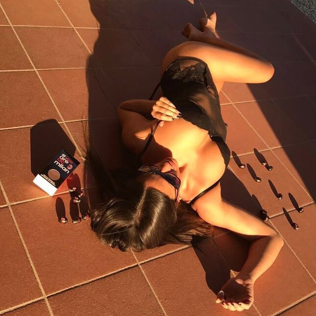 La modella italiana che tifa Milan fa impazzire i fan su Instagram