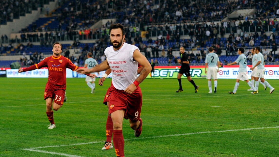 Vucinic, quante emozioni con la maglia della Roma 