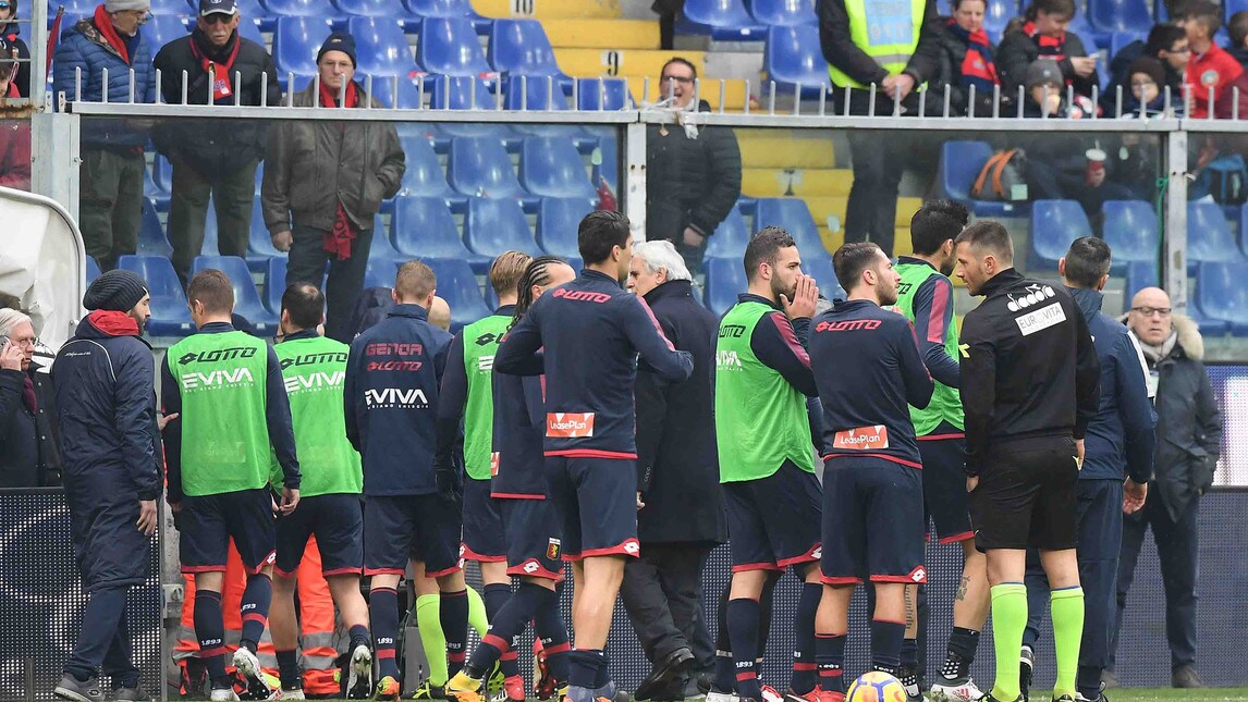 Morte Astori, giocatori di Cagliari e Genoa e tifosi sconvolti a Marassi