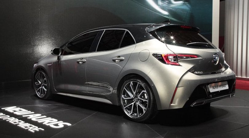Toyota Auris, doppio ibrido al momento giusto