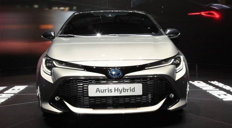 Toyota Auris, doppio ibrido al momento giusto