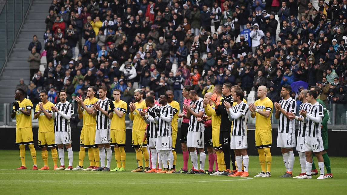 La serie A ha ricordato il capitano della Fiorentina scomparso