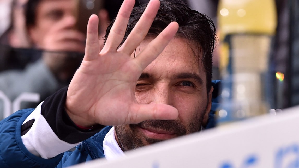 La serie A ha ricordato il capitano della Fiorentina scomparso