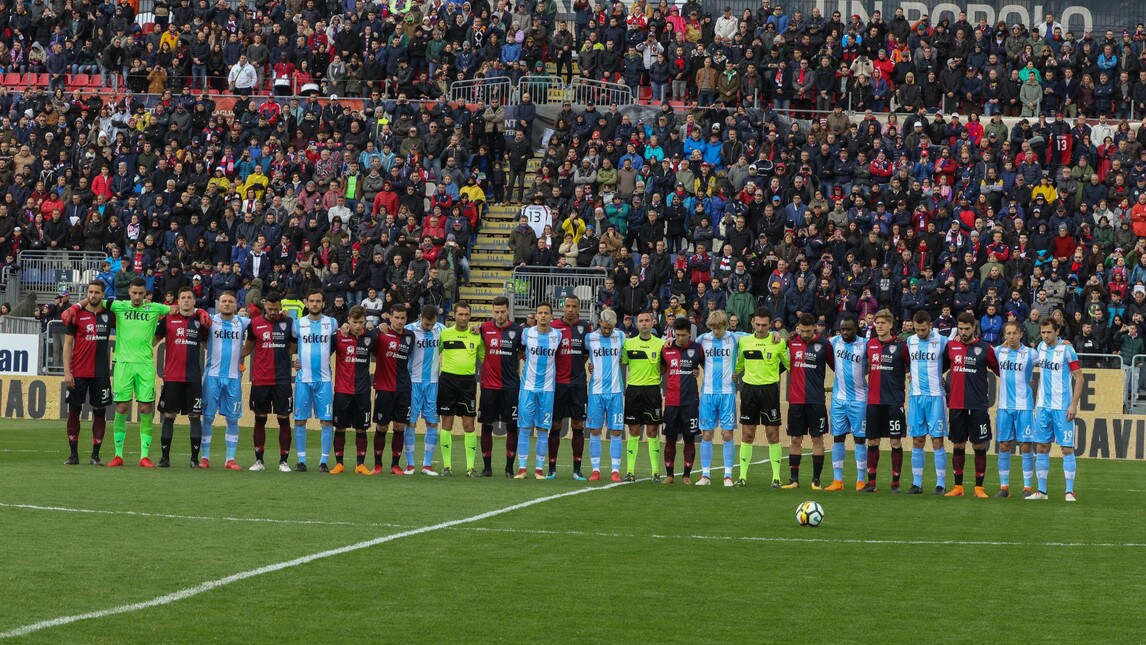 La serie A ha ricordato il capitano della Fiorentina scomparso