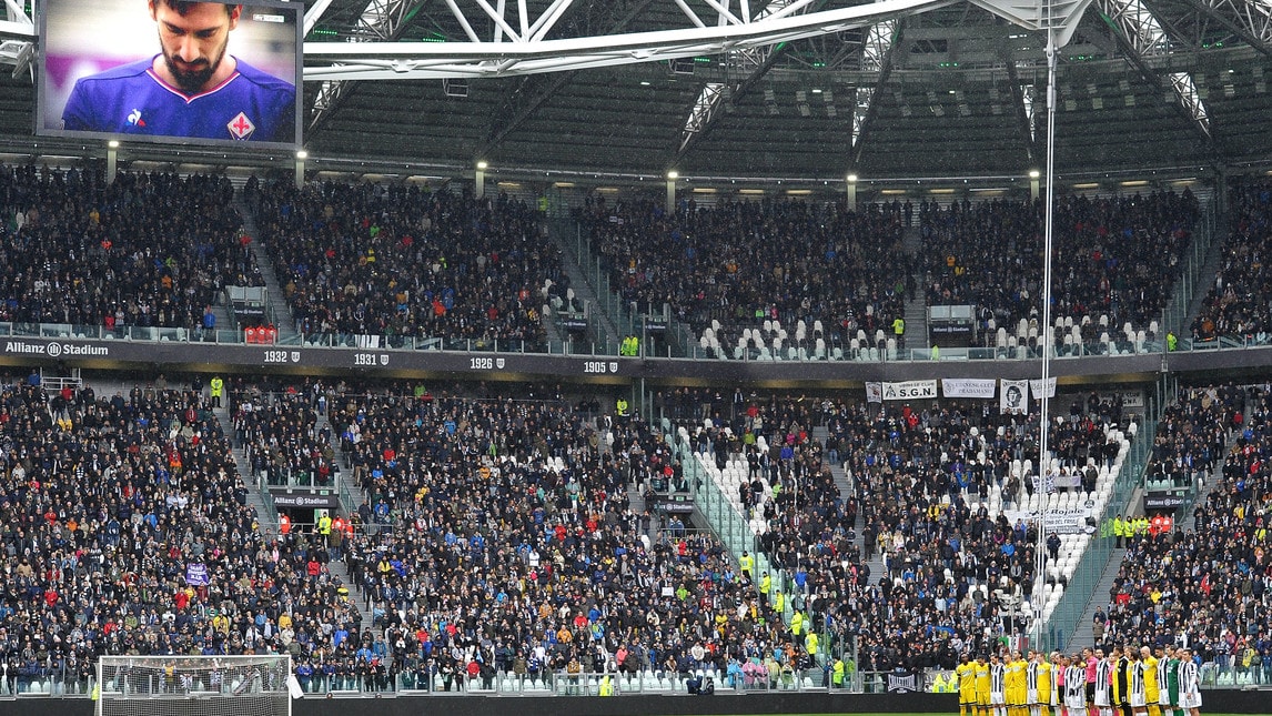 La serie A ha ricordato il capitano della Fiorentina scomparso
