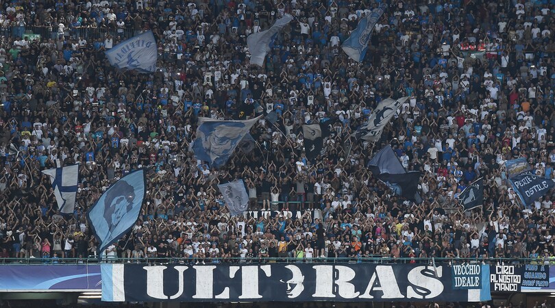 Arrestati tre tifosi del Napoli a San Siro: pugni e calci a uno steward