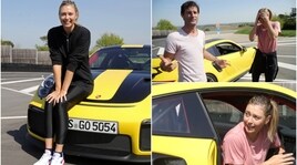Webber non teme le curve della Sharapova: che coppia al volante!