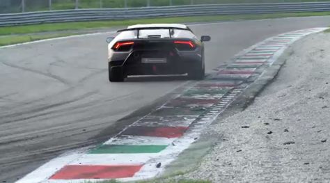 Lamborghini Huracàn Performante: ecco come si pilota a Monza