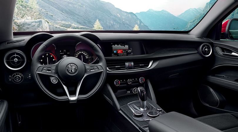 Alfa Romeo Stelvio, passione senza orpelli: la prova su strada
