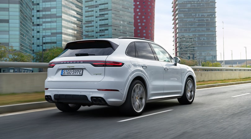 Porsche Cayenne E-Hybrid, gioco di coppia