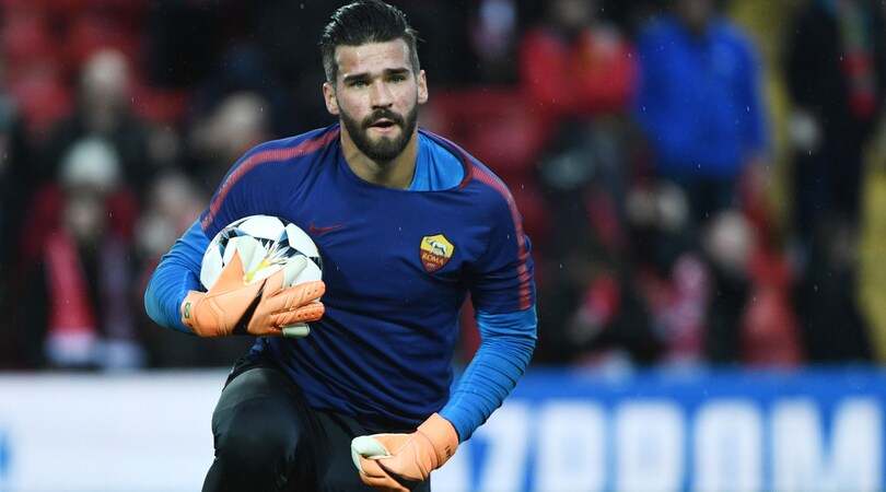Calciomercato, l'addio di Alisson paga 1,40