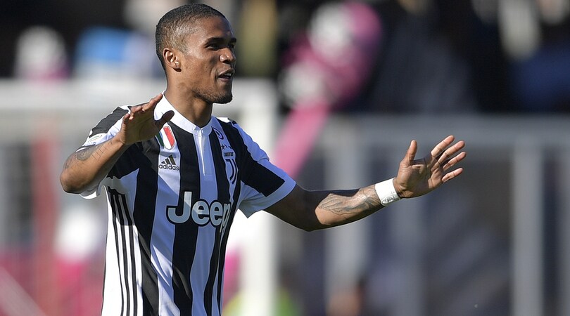 Ufficiale Douglas Costa alla Juventus a titolo definitivo per 40 milioni