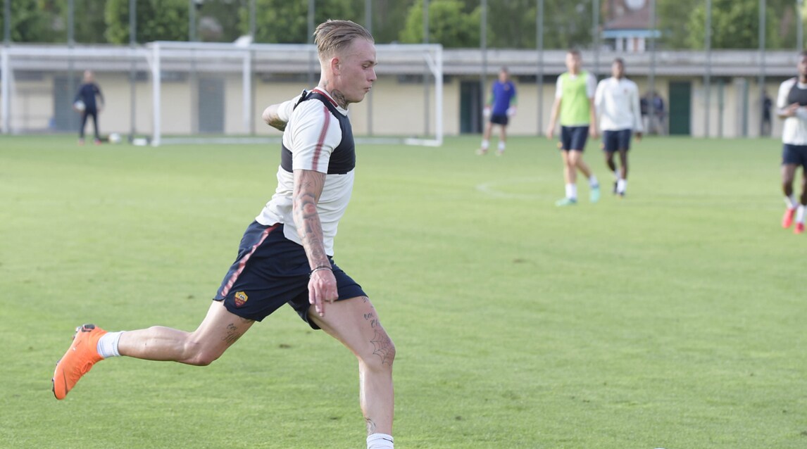 Roma, riecco Karsdorp: torna a lavorare con il gruppo