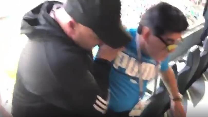 Malore per Maradona durante Nigeria-Argentina