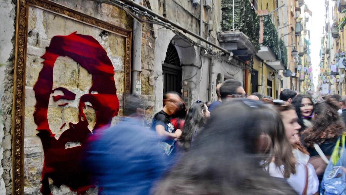 Napoli, murales di Bud Spencer nei Quartieri Spagnoli