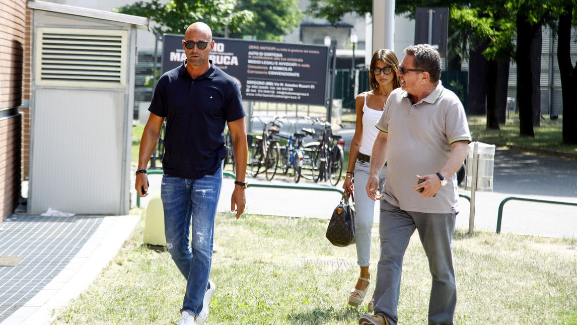 Stefano Bettarini all'ospedale per il figlio