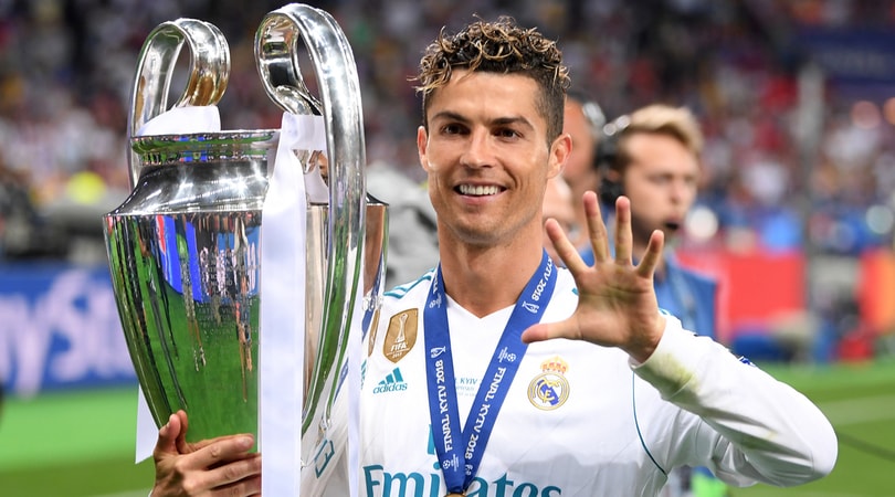 Juventus, Cristiano Ronaldo rifiuta 200 milioni: CR7 vuole solo i bianconeri Juventus, Cristiano Ronaldo rifiuta 200 milioni: CR7 vuole solo i bianconeri