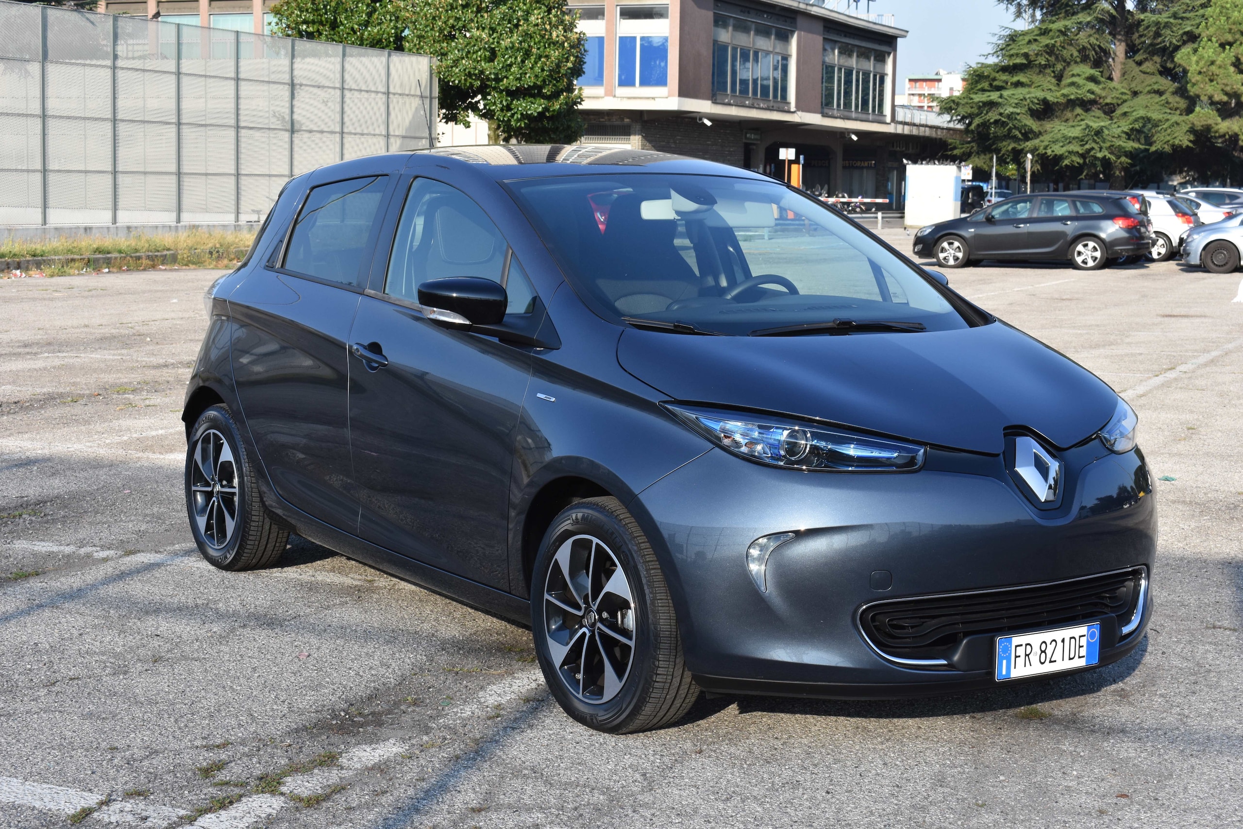 Test comparativo Citroën E-Mehari Hard Top e Renault Zoe Intens R110