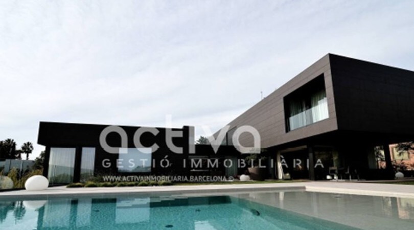 Malcom, una villa esagerata: 1500 metri quadri di lusso