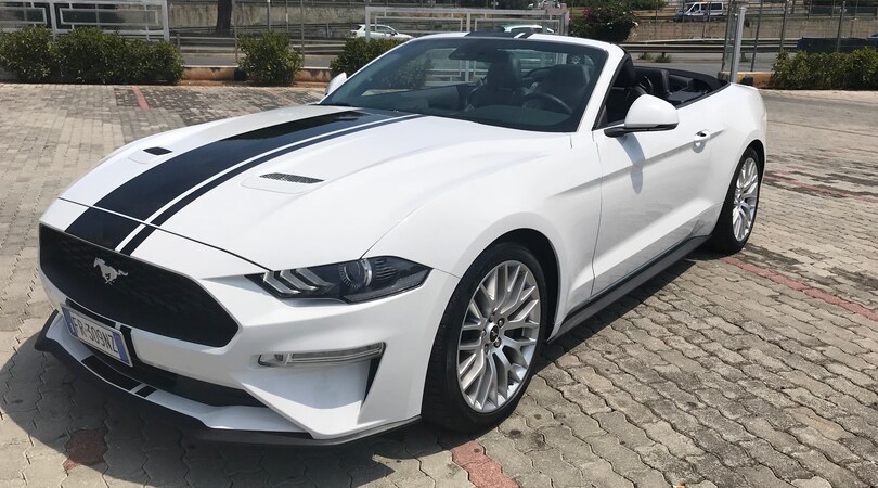 A confronto, 124 Spider vs Mustang 2.3 convertibile