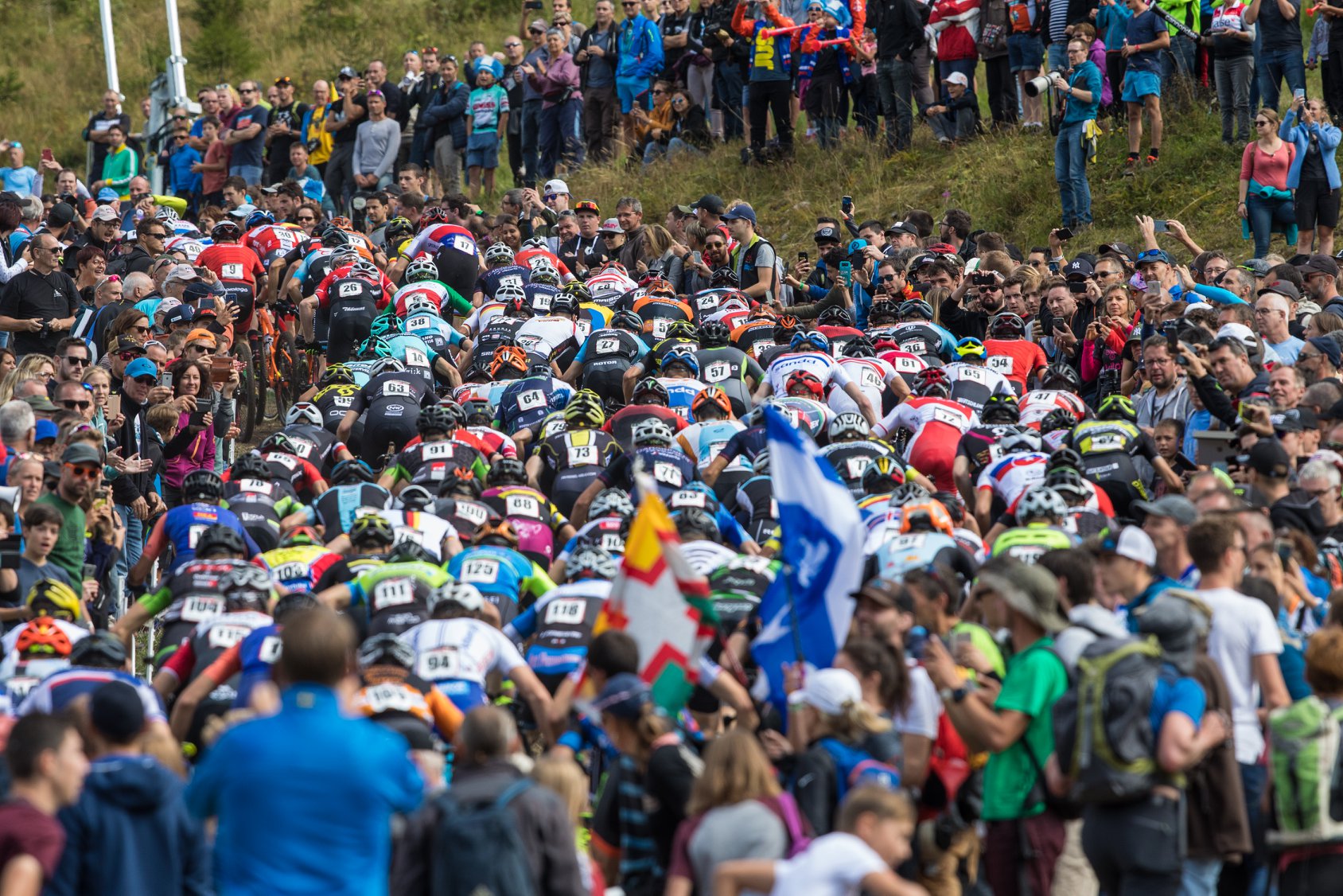 Coppa del Mondo MTB, Francia: Schurter e Kerschbaumer fanno “poker”