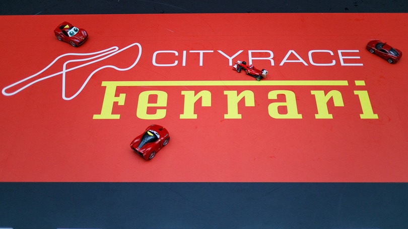 Il Ferrari Store City Race a Milano