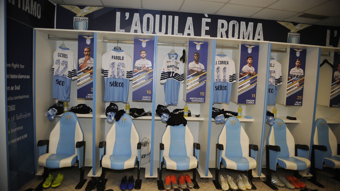 Lazio, contro l'Inter le foto dei tifosi sulla maglia
