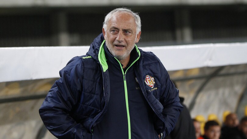Niente Arechi per Mandorlini, la Cremonese lo ha esonerato Niente Arechi per Mandorlini, la Cremonese lo ha esonerato