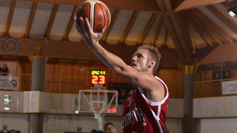 Basket, Cantù: ingaggiato La Torre, per lui un accordo triennale