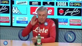 Ancelotti imita il gesto di Mourinho
