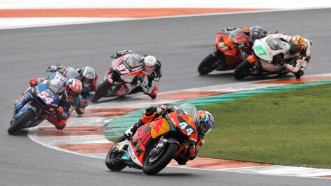 Moto2 Valencia: vince Oliveira, Pasini quarto