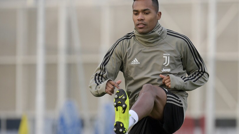 Champions League, la Juventus recupera Alex Sandro: brasiliano in gruppo