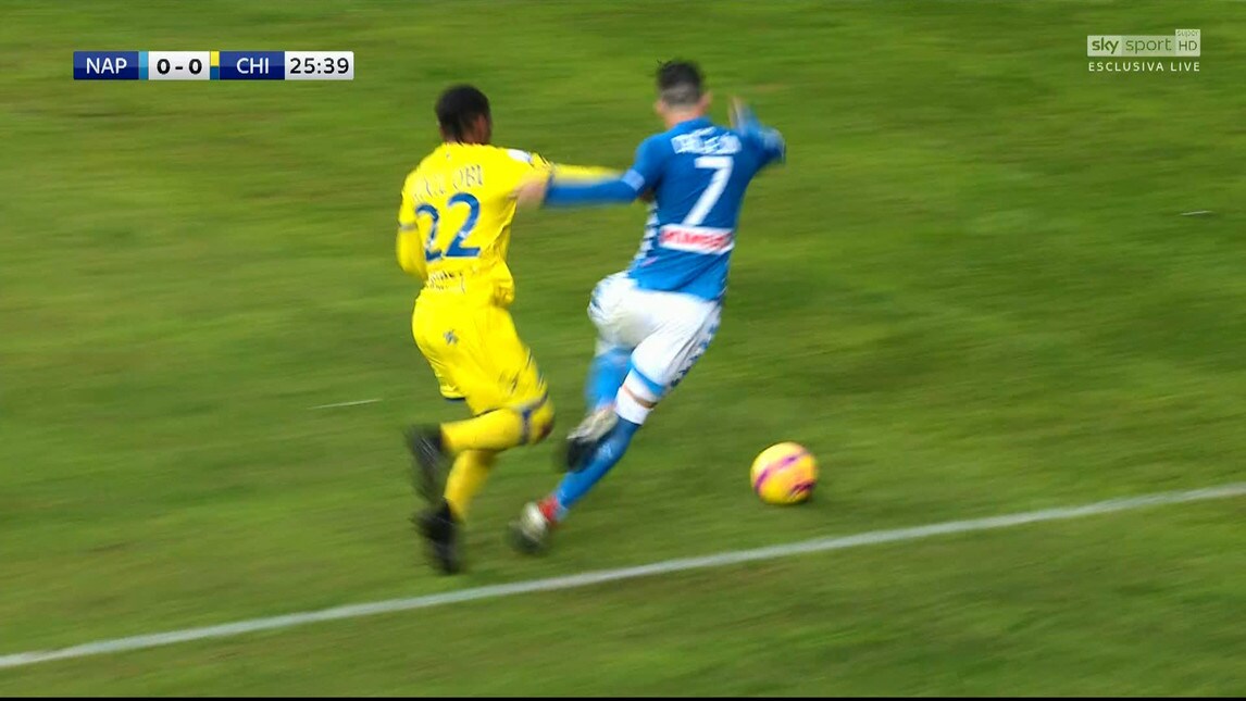 Contatto Obi-Callejon: Chiffi non interviene