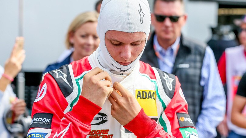 F2, primi test per Mick Schumacher: «Che velocità incredibile»