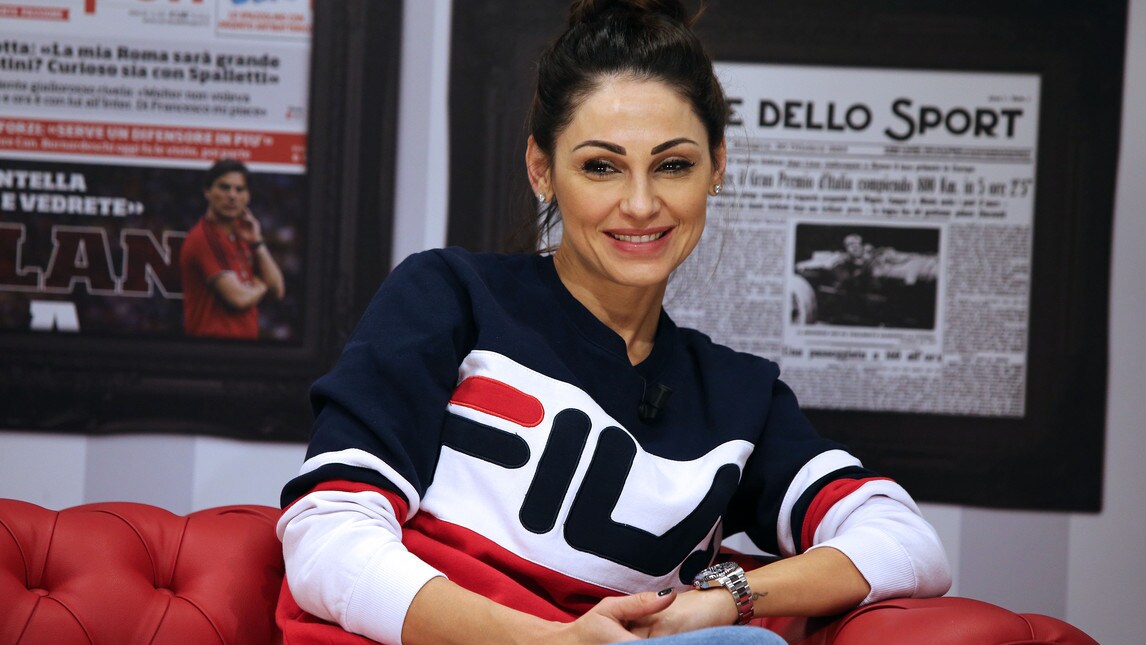 Anna Tatangelo al Corriere dello Sport: ecco tutte le foto