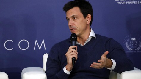 F1 Mercedes, Wolff: «Mi sono rotto i legamenti per festeggiare»