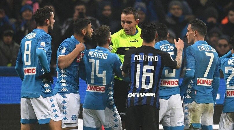 Napoli teso, tutti in ritiro