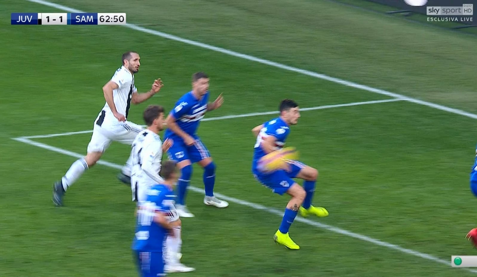 Juventus-Sampdoria, il fallo di mano di Ferrari