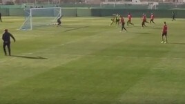 Piatek, che gol in rovesciata in allenamento