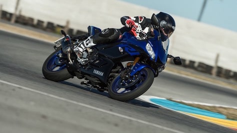 Prova Yamaha R125 e R3 2019: chi ben comincia