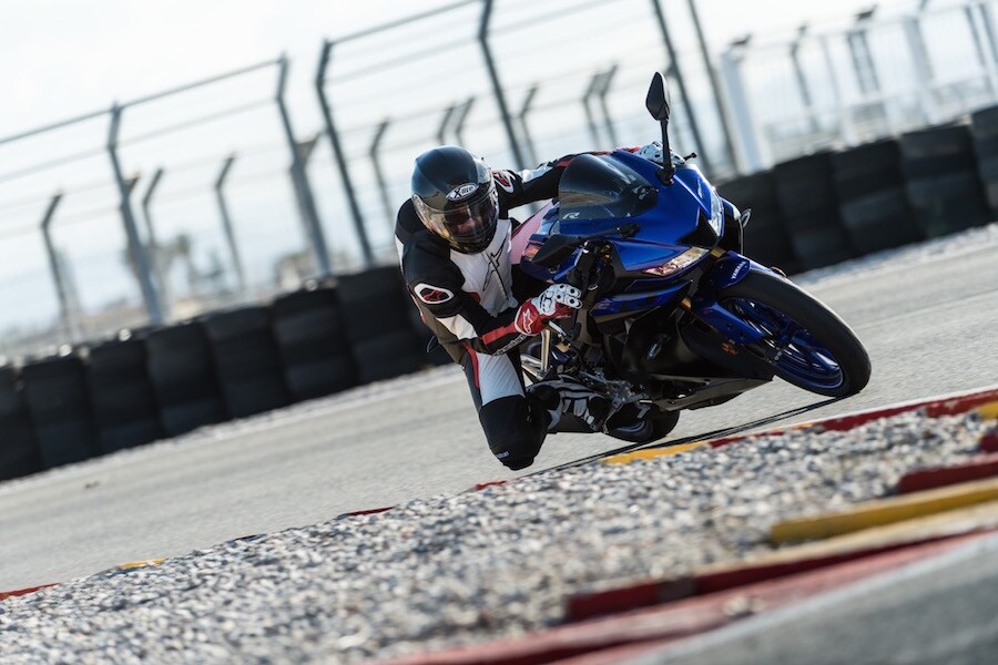 Prova Yamaha R125 e R3 2019: chi ben comincia