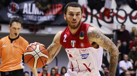 Basket, Eurolega: vince il Baskonia, l'Olimpia Milano fuori dalla zona play off