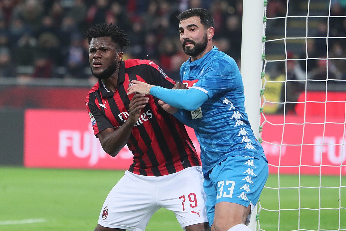 Napoli, Albiol ko: il tendine del ginocchio può costringerlo a un lungo stop