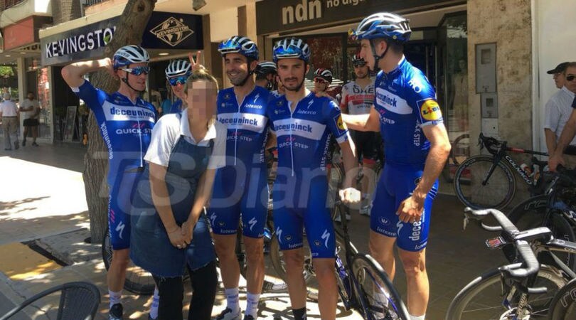 Simula atto sessuale in una foto ricordo: la cameriera denuncia il ciclista Keisse