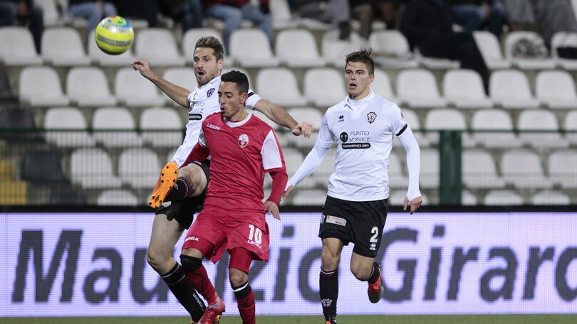 Calciomercato Cuneo, tris di arrivi: Emmausso, Pecorini e Cardelli
